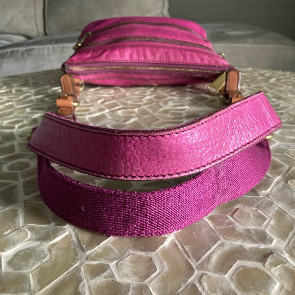 Fossil ‘Explorer’ cow-hide leather crossbody in ‘fuchsia’ - Picture 10 of 15